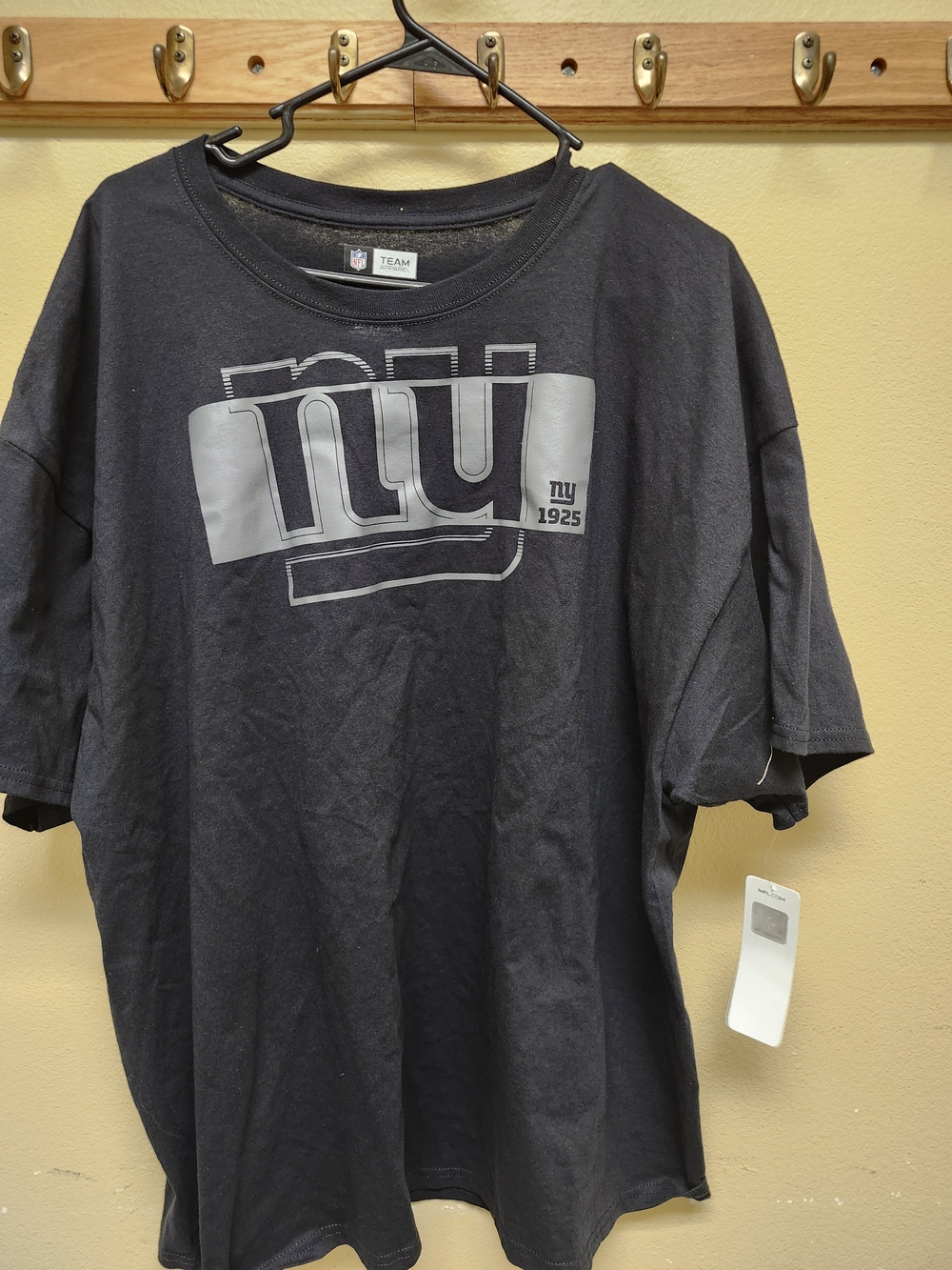 NFL New York Giants Black and Gray Graphic Short Sleeve Tee